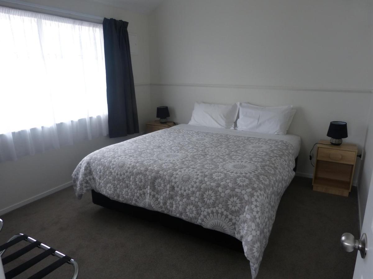 Blake Court Motel Whangamata Exterior photo