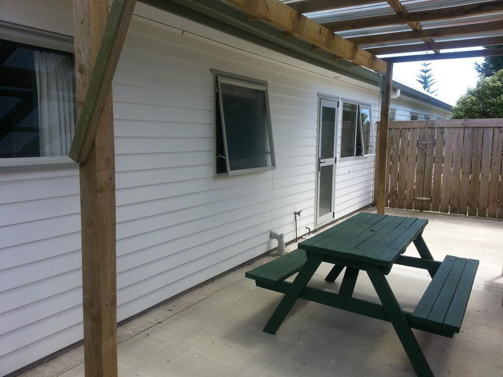 Blake Court Motel Whangamata Exterior photo