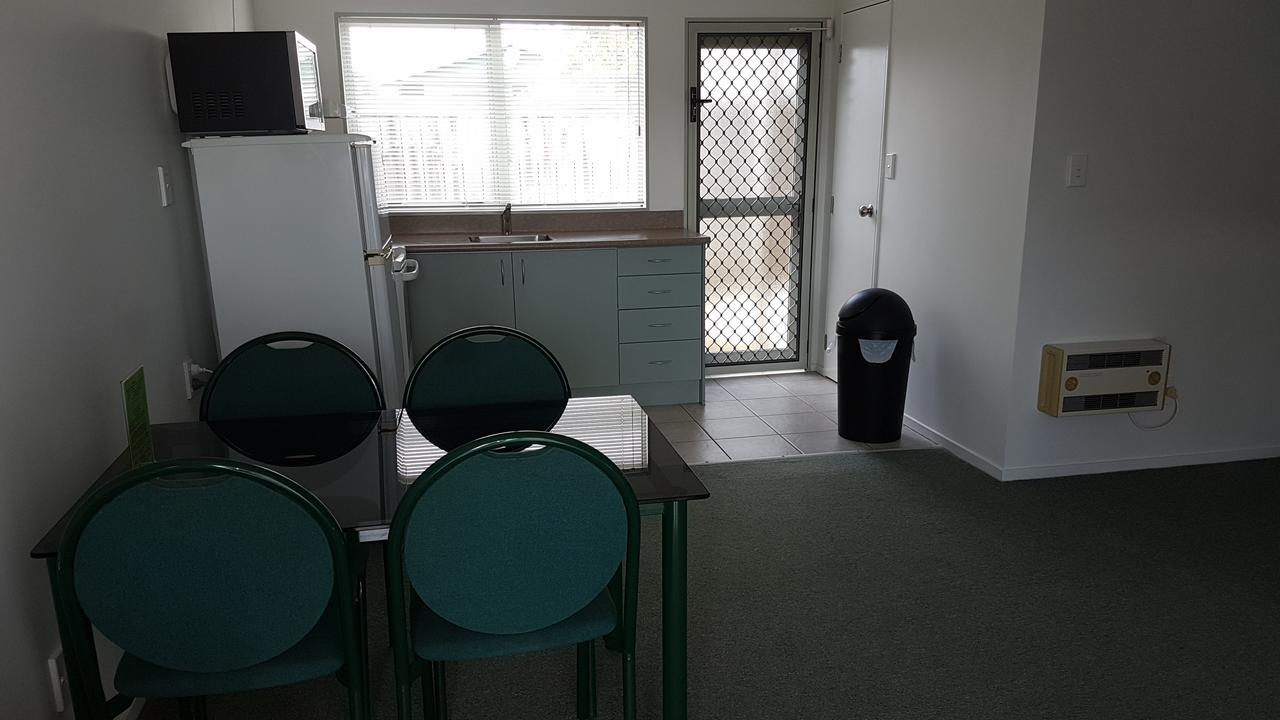 Blake Court Motel Whangamata Exterior photo